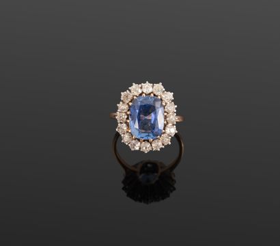 Bague dite marguerite en or jaune 750‰ et...