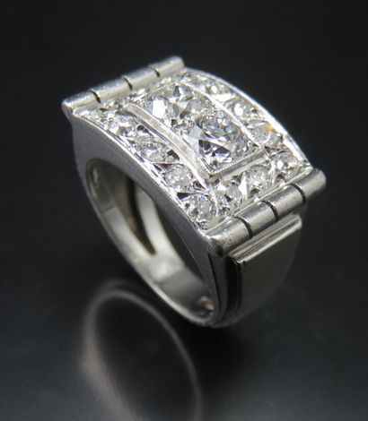 Bague chevalière en or gris granité 750‰...