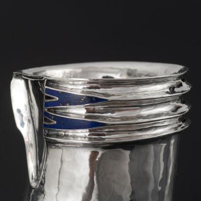 GOUDJI (1941)
Rhyton-poulaine
Sculpture en...
