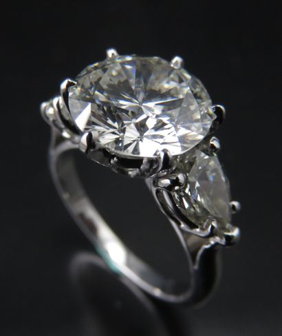 Bague en or gris 750‰ et platine, ornée d'un...
