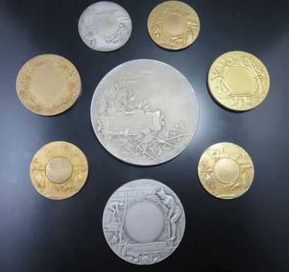 Lot de huit médailles en argent 800‰ dont...