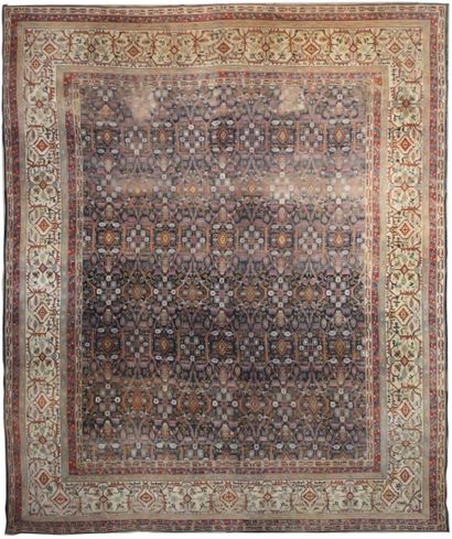 AGRA. India, 19th century
Large Indian carpet,...