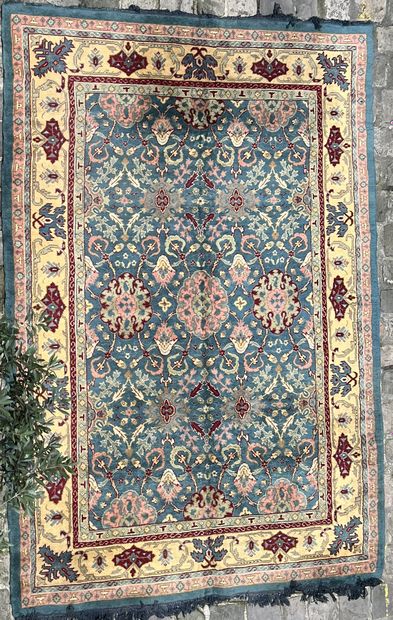 AGRA. India, late 19th - early 20th century
Carpet...