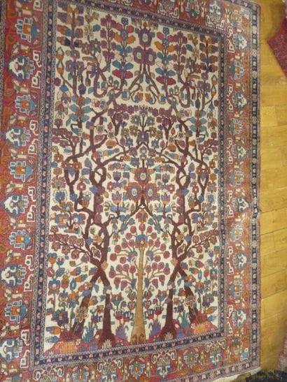ISPAHAN Nadjafabad Iran vers 1930

tapis...