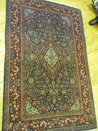 KESHAN-CORK Iran vers 1920, fond bleu marine...