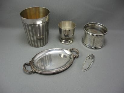 Lot en argent composé d'une timbale, d'un...
