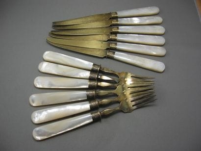 Ensemble de 6 Couteaux et de 6 Fourchettes...
