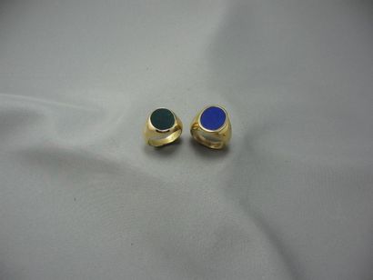 Ensemble de 2 Bagues 
en or ornées de jaspe...