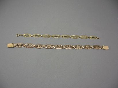 Ensemble de 2 bracelets 
en or filigrané...