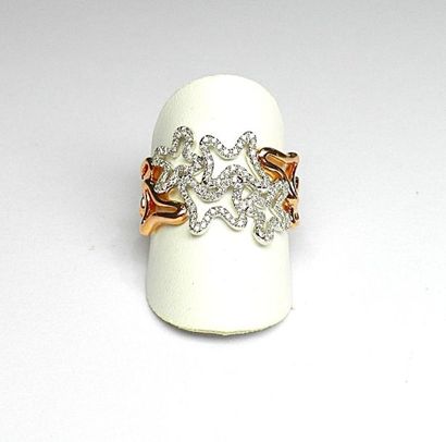 Bague bicolore or rose motifs sertis de diamants...