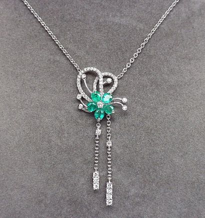 Pendentif or blanc motif fleur centré de...