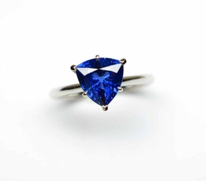 Saphir CEYLAN taille troïdia pour 3,09 cts....