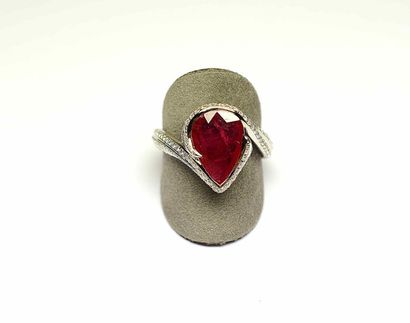 Bague joaillerie or blanc anneau stylisé...