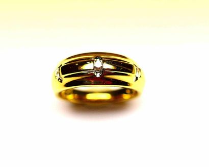 Bague or jaune trylogie de diamants ronds...