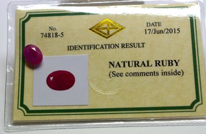 Rubis ovale BIRMAN sur papier pesant 3,89...