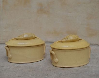 SARREGUEMINES, rare PAIRE de petites terrines...