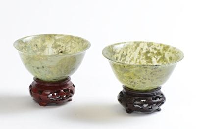 PAIRE de BOLS en serpentine. CHINE, XIX ...