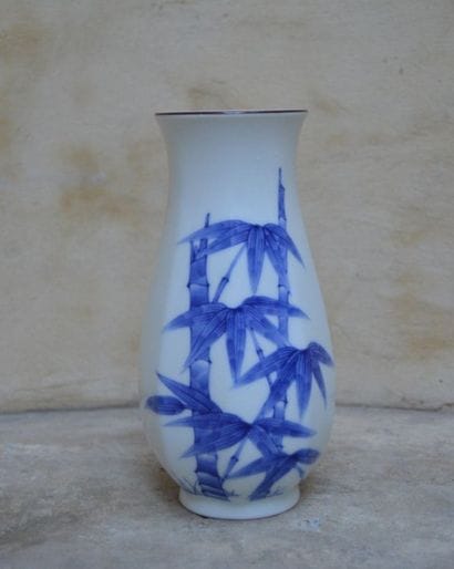 FUGUGAWA, Japon XX ème. VASE en porcelaine...