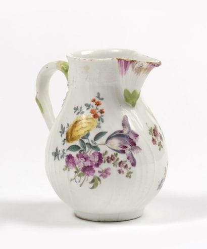 MEISSEN début XIX ème, POT A LAIT balustre...