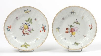 MEISSEN, paire d'assiettes creuses en porcelaine...
