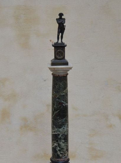 Dans le goût de VALLADIER, colonne en marbre...
