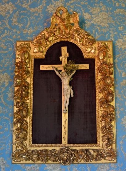 CHRIST sculpté, Croix en bois doré, large...