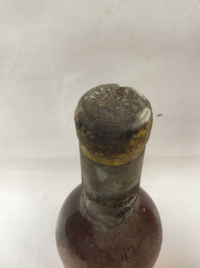 Une Bouteille de Château d'YQUEM, Sauternes,...