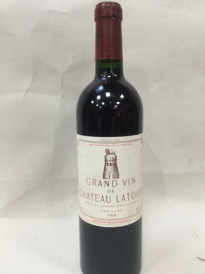 Une Bouteille de Château LATOUR, Pauillac,...