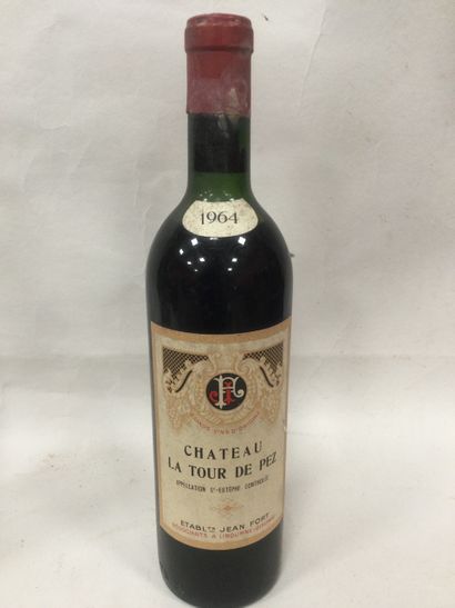 Une Bouteilles de Château TOUR DE PEZ, St...