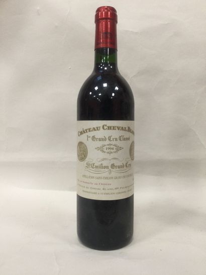 
Une Bouteille château CHEVAL BLANC 1er grand...