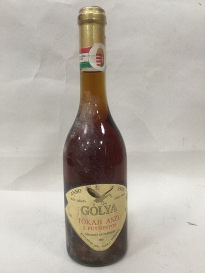 Une Bouteille de Tokaji Aszu 3 Puttonyos,...