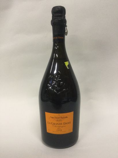 
Une Bouteille de Champagne VEUVE CLIQUOT...