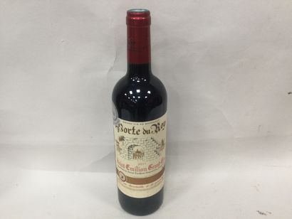 Une Bouteille Porte du Roy Saint Emilion...