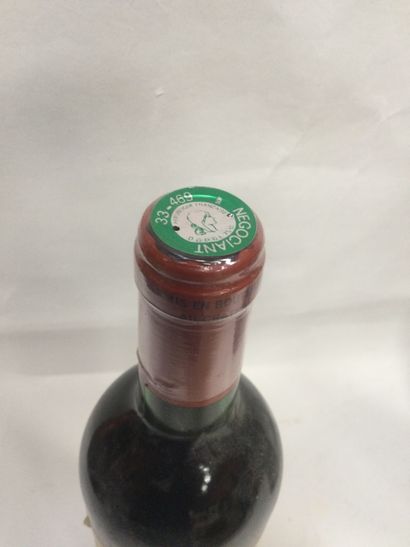 Une Bouteille de Château PAVIE, St Emilion...