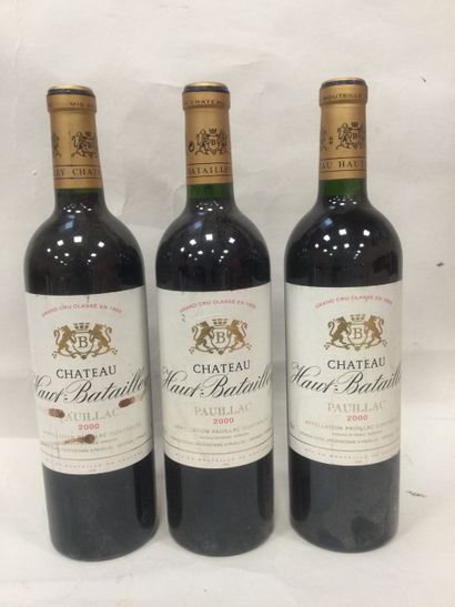 Un Lot de 3 Bouteilles de Château HAUT-BATAILLEY,...