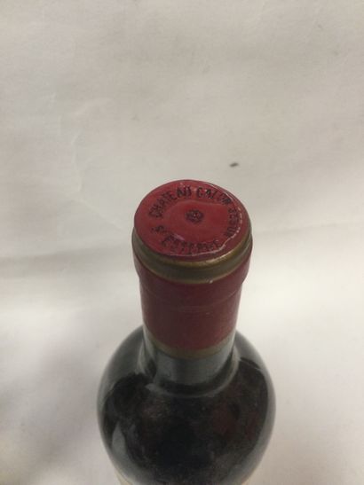 Une Bouteille de Château Calon- Ségur, St...