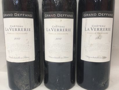 Un Lot de 3 Bouteilles de Château LA VERRERIE...