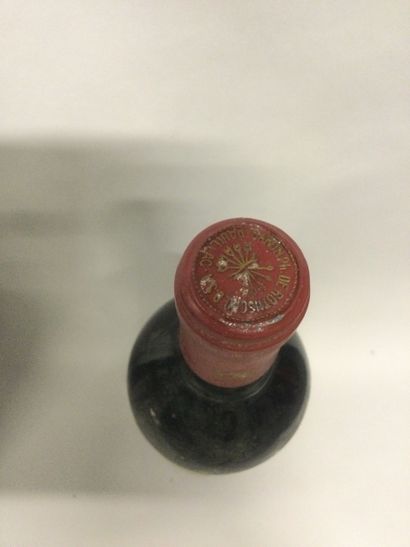 Une Bouteille CHATEAU BARONNE PHILIPPE, Cru...