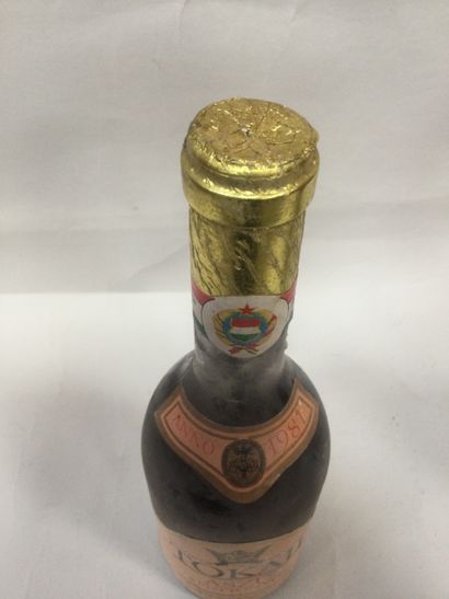 Une Bouteille de Tokaji Aszu 4 Puttonyos,...