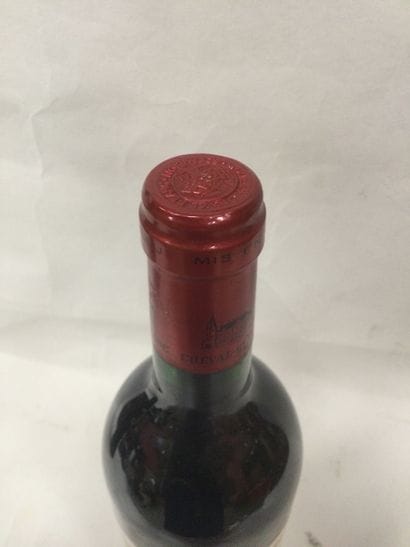 
Une Bouteille château CHEVAL BLANC 1er grand...