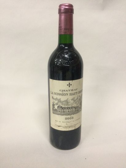 Une Bouteille Château La Mission Haut Brion,...