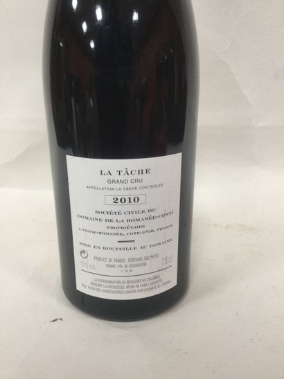 Une Bouteille de DOMAINE DE LA ROMANEE CONTI,...