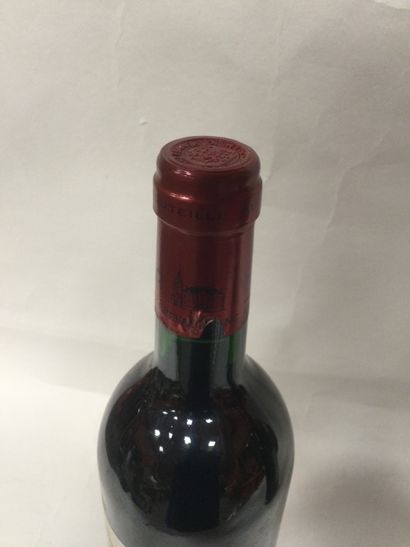 
Une Bouteille château CHEVAL BLANC 1er grand...
