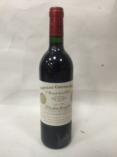 
Une Bouteille château CHEVAL BLANC 1er grand...