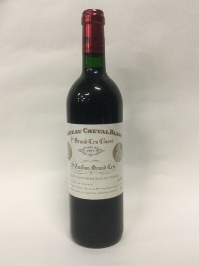 Une Bouteille Château CHEVAL BLANC, 1er Grand...