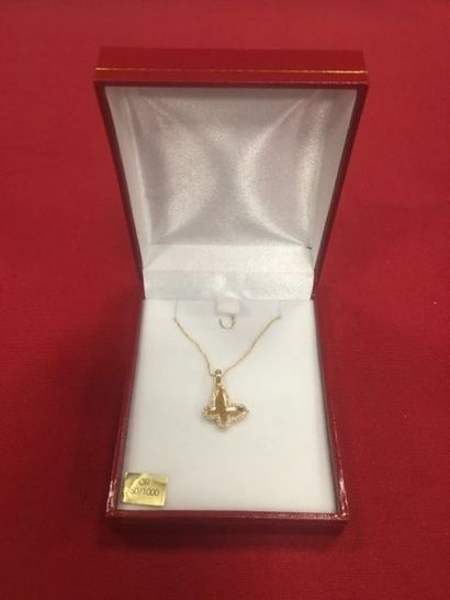 Pendentif en or jaune 18 K (750/oo) lisse,...