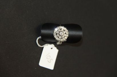 Bague ronde en or gris 18K (750/oo) sertie...