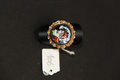 Bague en or jaune 18K (750/oo) le plateau...
