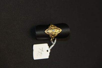 Bague Marquise en or jaune 18K (750/oo) à...