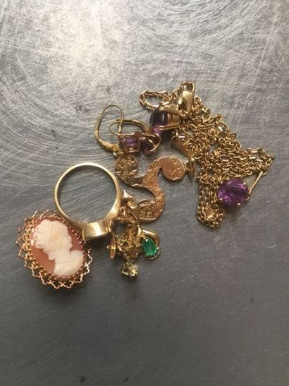 Lot d'or (bijoux divers 18cts) : poids total...